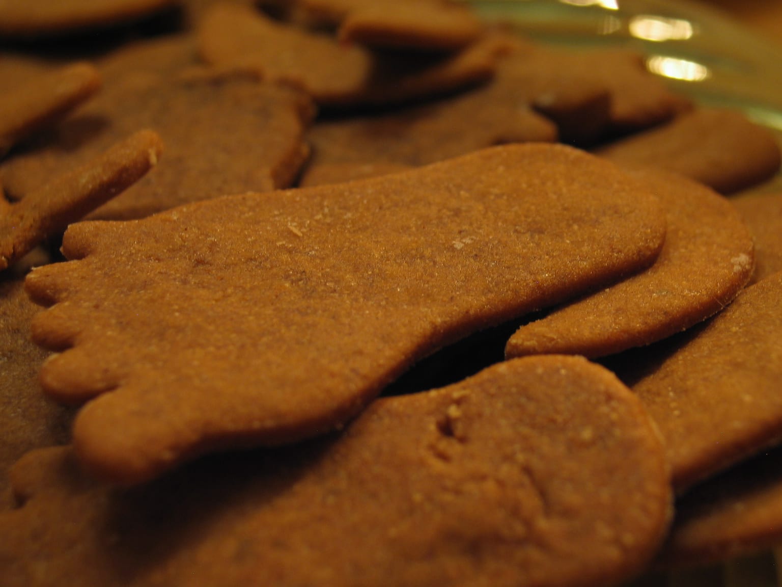Crisp gingersnaps arranged for serving